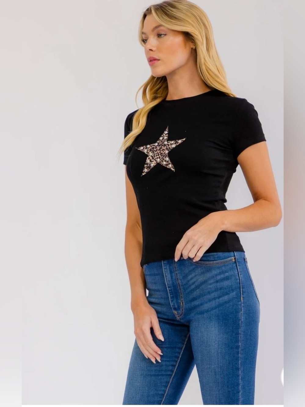 Star Leopard Print Tee NWT |Medium Embellished Graphic • Short Sleeve Top - Picture 2 of 4